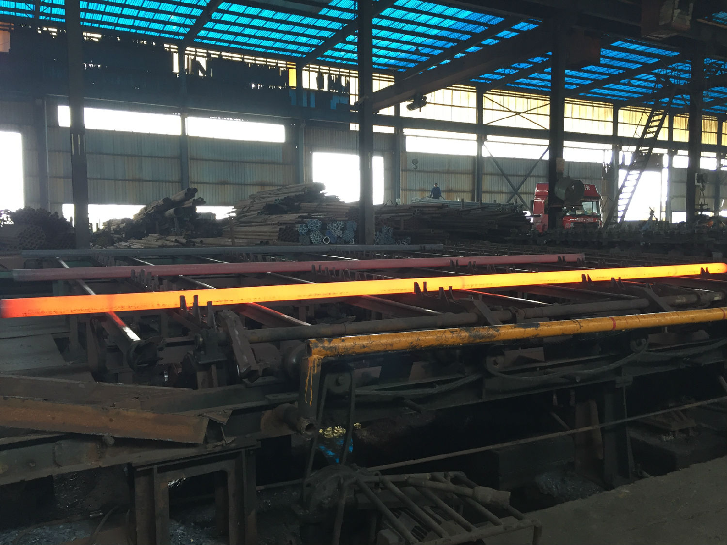漳州无缝钢管厂家生产线